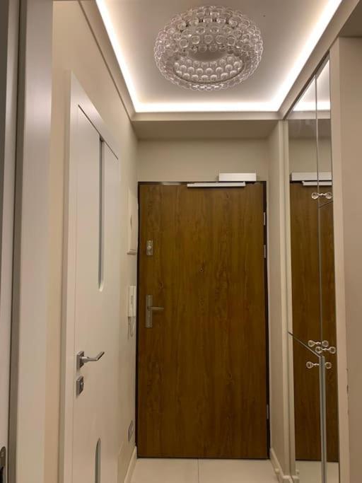 Family Modern Apartment 35M2-For Max 5 Persons クラクフ エクステリア 写真